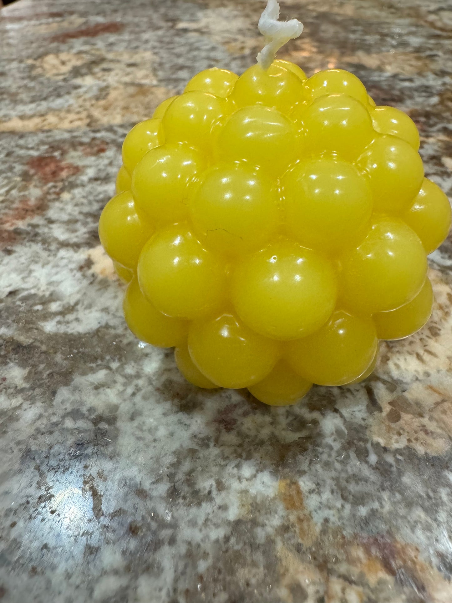 Beeswax bubble candle